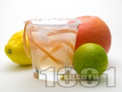 Коктейл Salty Dog (солено куче) от водка и сок грейпфрут - снимка на рецептата Коктейл Salty Dog (солено куче) от водка и сок грейпфрут - снимка на рецептата